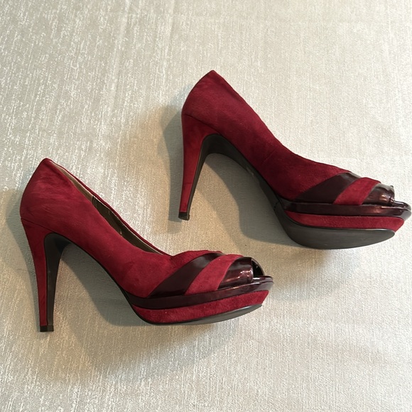 Moda Two Tone Red Heel Open Peep Toe Suede Patent Leather Pumps Sz 8 Womens - Picture 2 of 14